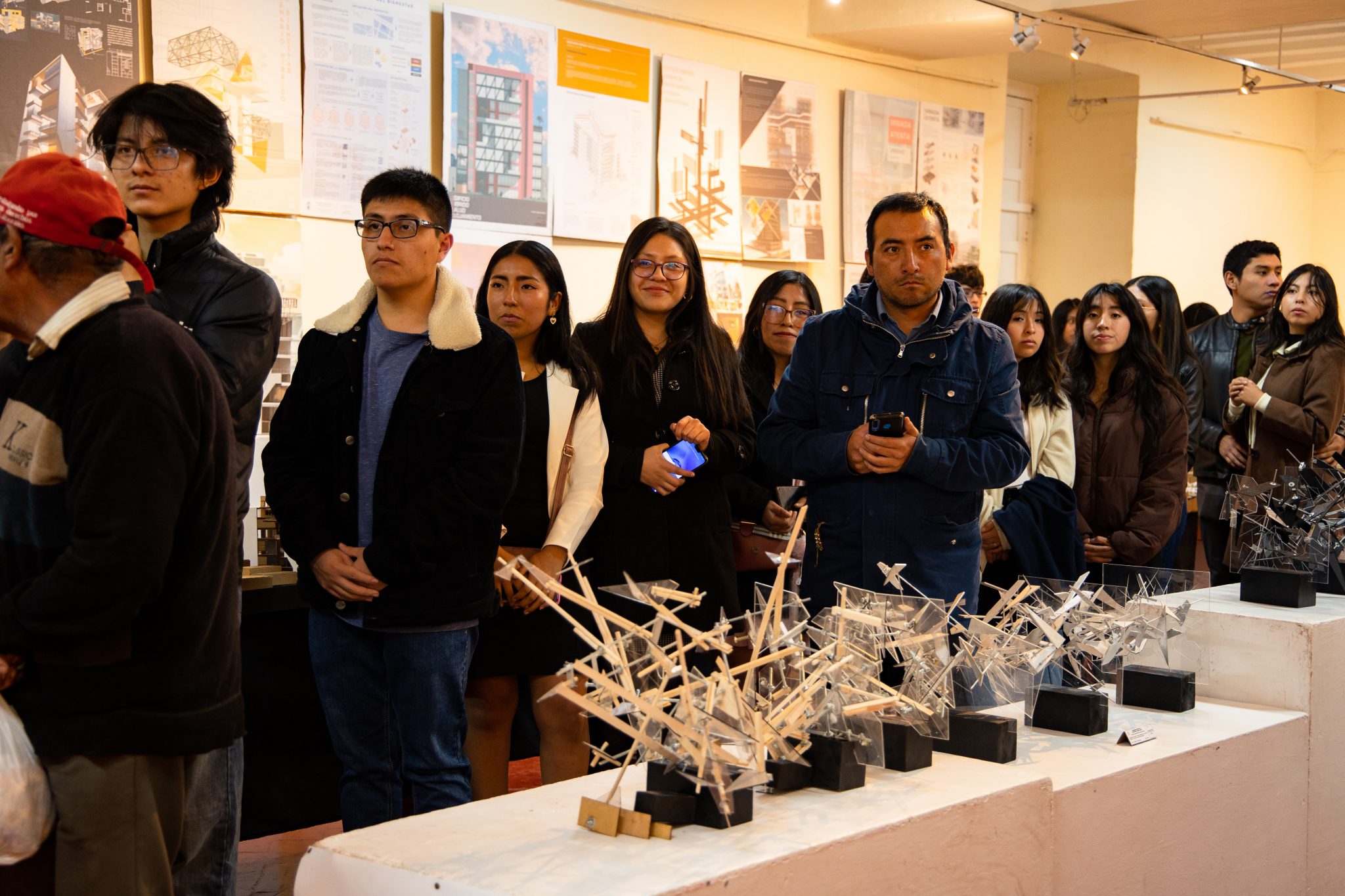 Universidad Nacional de Arte es sede de la exposición de proyectos arquitectónicos de estudiantes de la Unsaac.