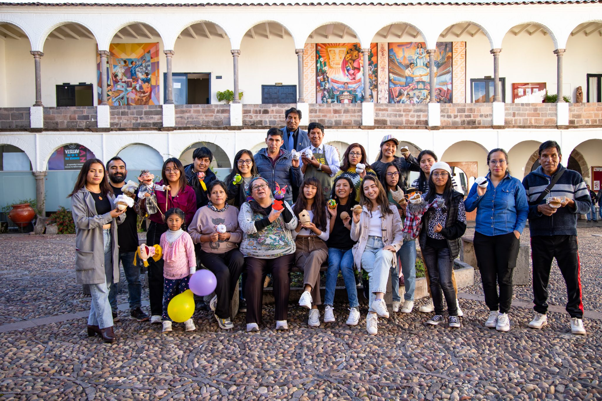 De manera satisfactoria se llevó a cabo taller de títeres en la Universidad Nacional de Arte del Cusco.