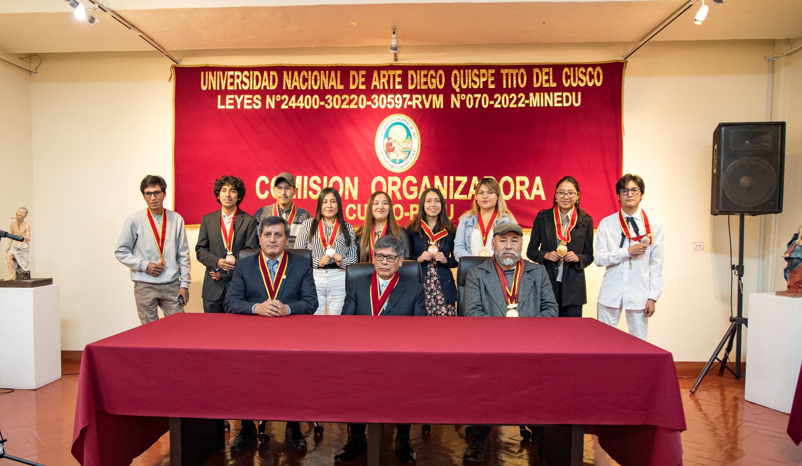 Estudiantes ganadores del concurso Mejor Producción fueron premiados con medallas y materiales