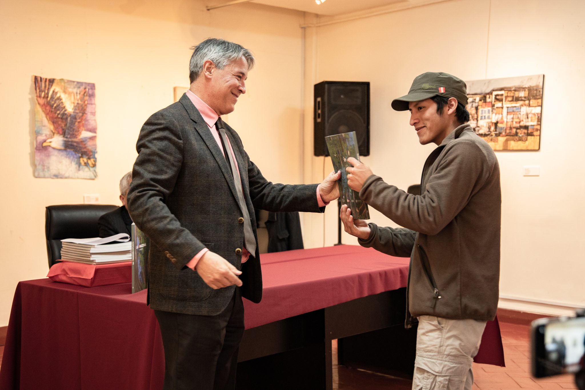 Presentan catálogo “La Amazonía Expuesta” en la Universidad Nacional de Arte Diego Quispe Tito