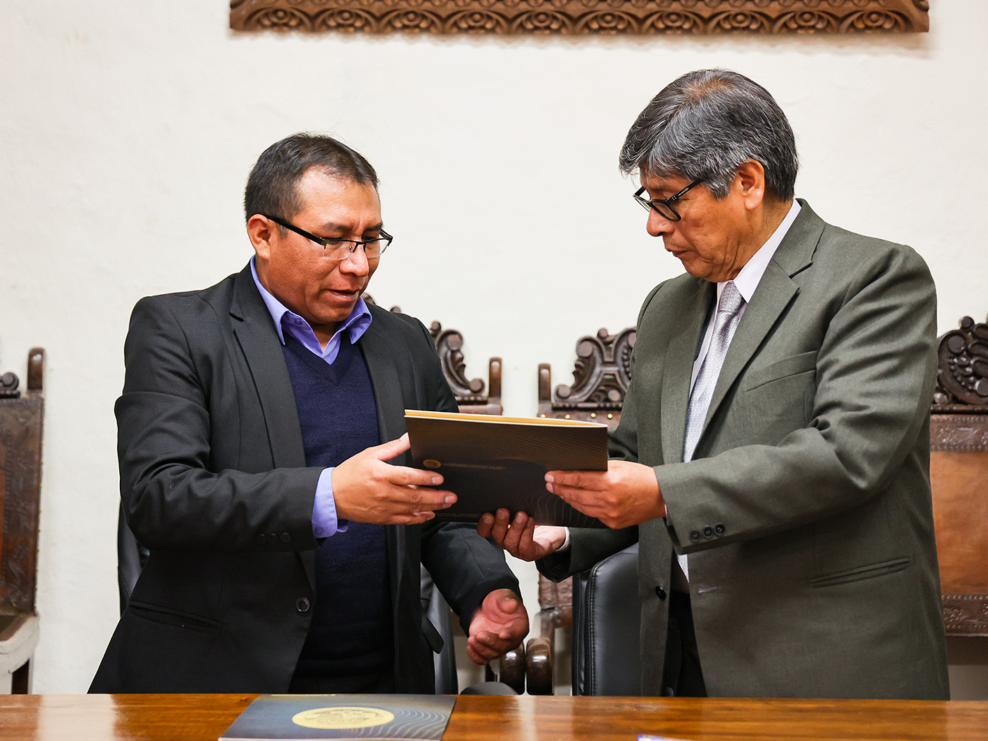 Universidad Nacional de Arte Diego Quispe Tito e Instituto Hatun Panaka firman convenio para fortalecer identidad cultural