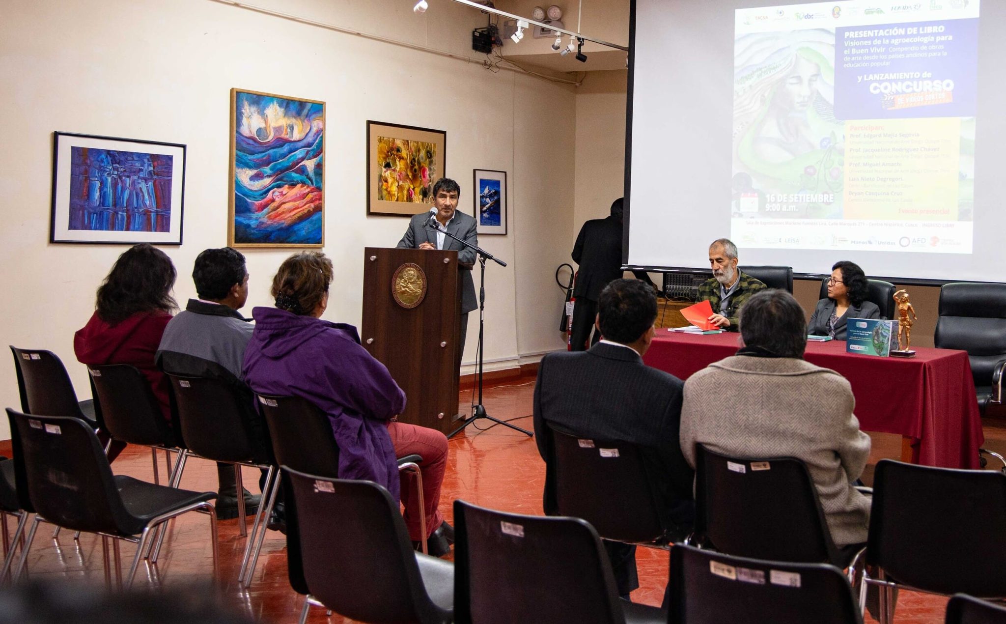 En la Sala Nacional Mariano Fuentes Lira de la UNADQTC, fue presentando el libro “Visiones de la agroecología para el Buen Vivir”