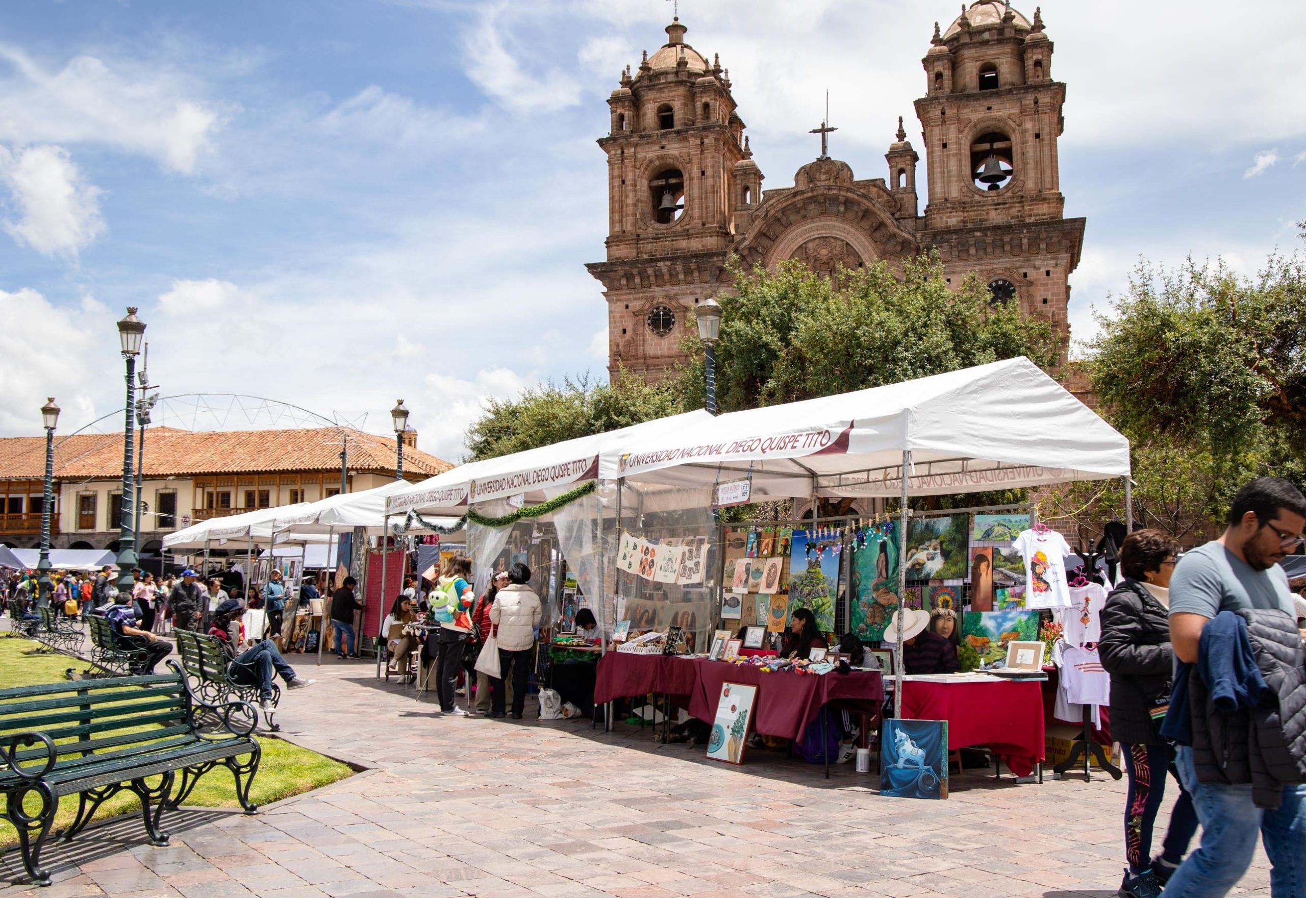 UNIVERSIDAD NACIONAL DE ARTE DIEGO QUISPE TITO PARTICIPARÁ EN TRADICIONAL FERIA DE ARTE POPULAR “SANTURANTIKUY 2025”