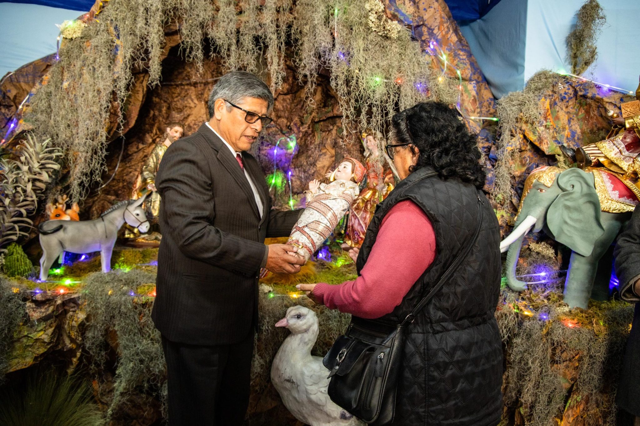 TRADICIONAL BAJADA DE REYES EN UNIVERSIDAD NACIONAL DE ARTE DIEGO QUISPE TITO