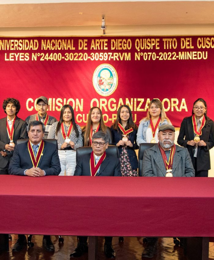 Estudiantes ganadores del concurso Mejor Producción fueron premiados con medallas y materiales