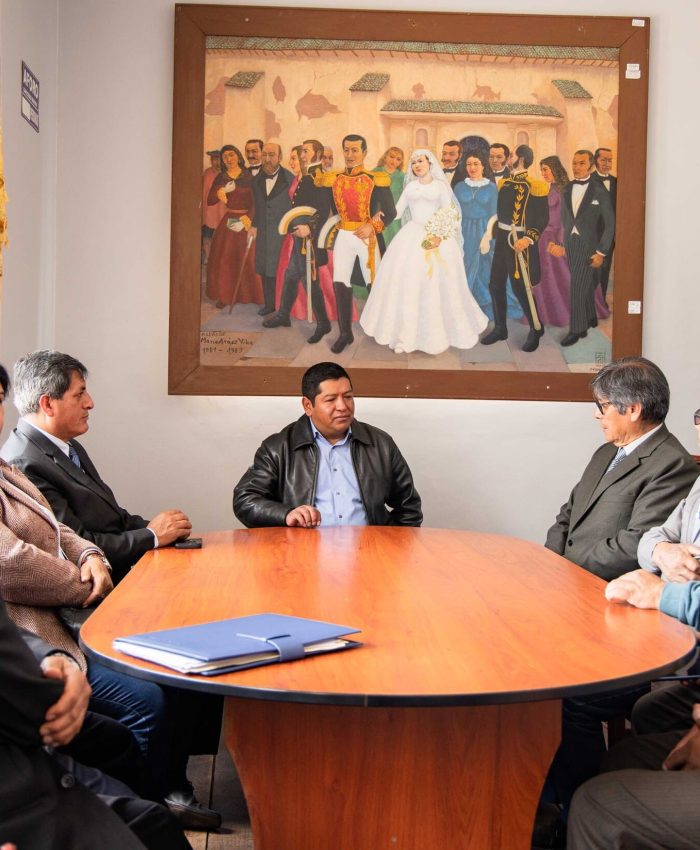 En reciente reunión proyectan firma de convenio entre Universidad de Arte y Municipalidad de Zurite