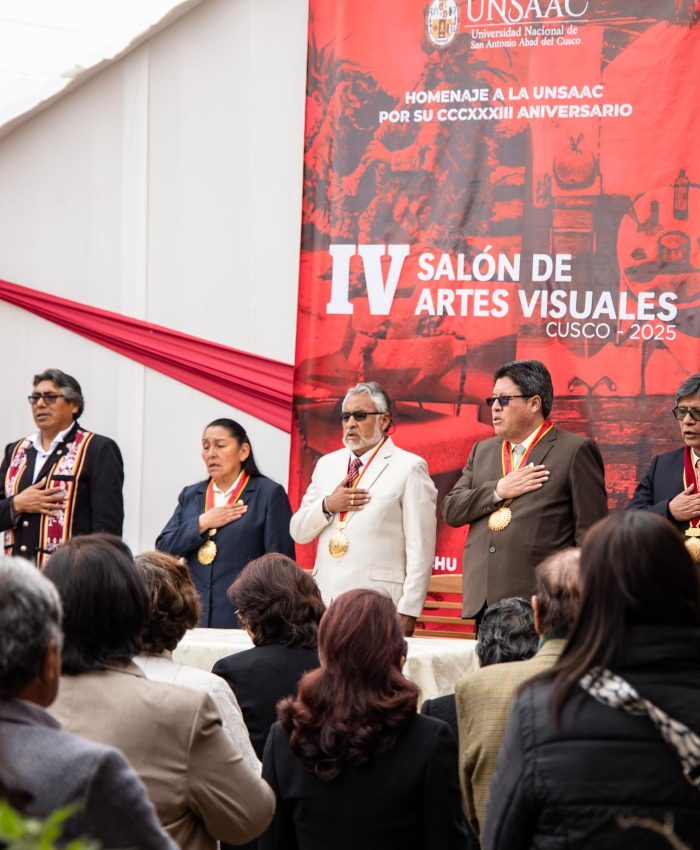 Autoridades de Universidad de Arte participan en inauguración del IV Salón de Artes Visuales