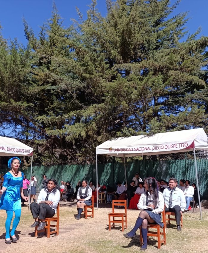DIA DEL ESTUDIANTE EN LA UNIVERSIDAD NACIONAL DE ARTE DIEGO QUISPE TITO DEL CUSCO