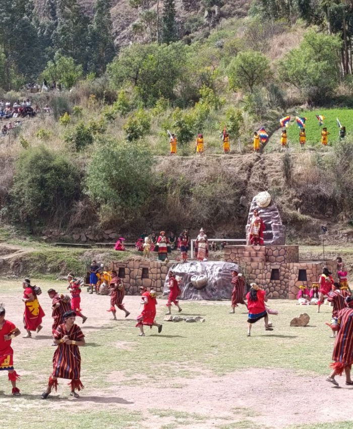 COMUNIDAD EDUCATIVA Y ADMINISTRATIVA DE UNIVERSIDAD NACIONAL DE ARTE SEDE CALCA ESCENIFICÓ MAGISTRALMENTE FESTIVAL DE UNU URQO